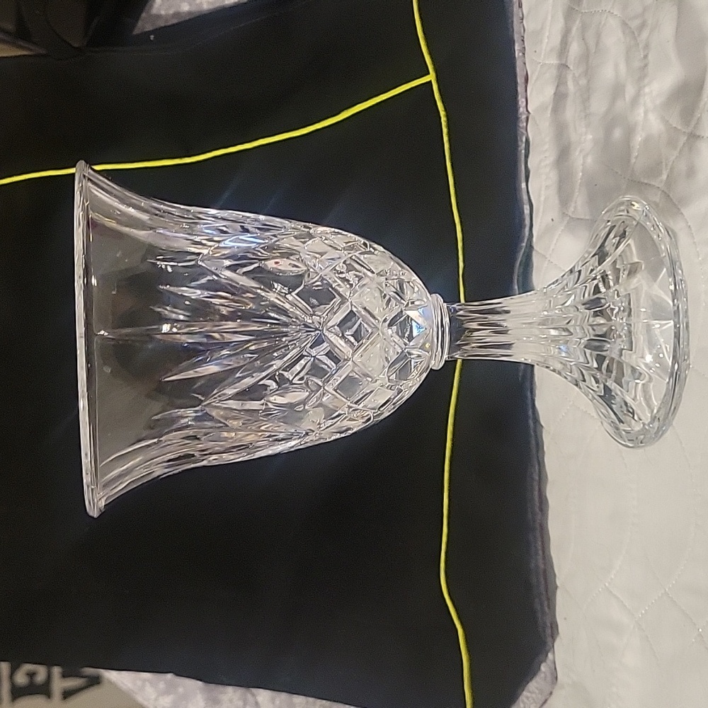 Godinger Dublin crystal 7 1/2" tall goblet. Perfect condition. Wonderful sound.